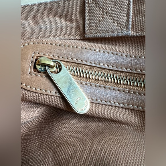 Louis Vuitton “That’s LOVE” tote bag. - Picture 6 of 9